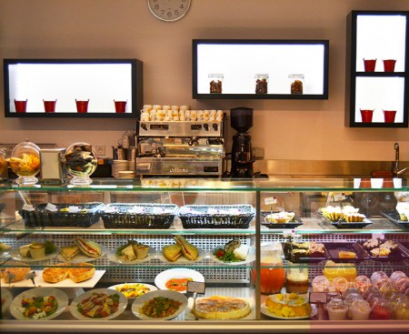 Cafetaria ( encontra-se aqui a copa limpa)